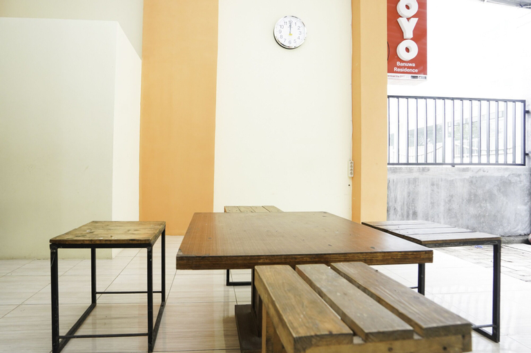 OYO 1367 Banuwa Residence Syariah, Surabaya