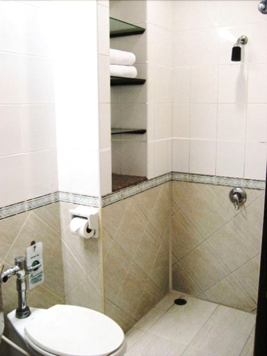Bathroom 4, Rattana Mansion, Phuket Island