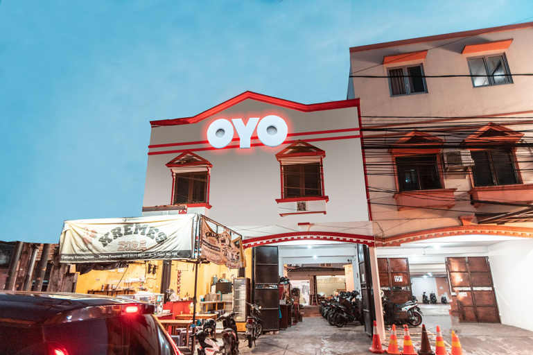 OYO 868 Wisma Berkat Near Patria Hospital IKKT, West Jakarta