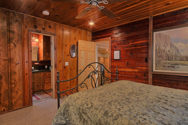 Bedroom 3, The Tree House, Mariposa