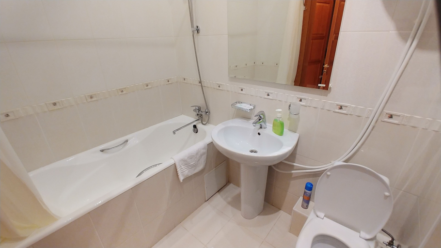Bathroom 5, Kiev Apartments, Shevchenkivs'kyi