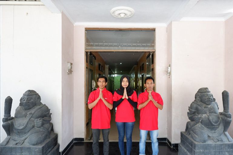 RedDoorz near GOR Wisanggeni, Tegal