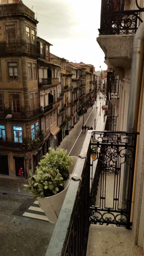 The Roof Flores, Porto