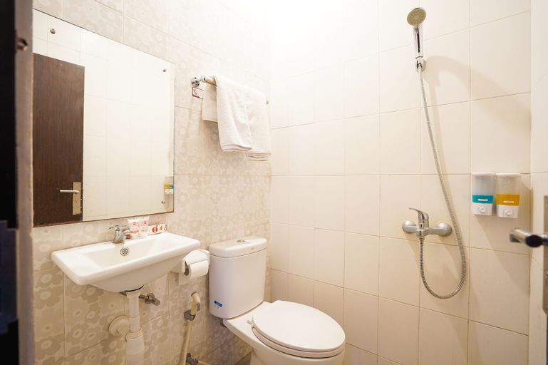 OYO 240 Audah Sevana Syariah Hotel, Surabaya