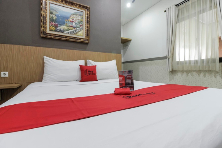 RedDoorz Plus @ Tuparev Cirebon, Cirebon