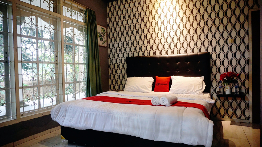Residences by RedDoorz near Taman Safari, Bogor