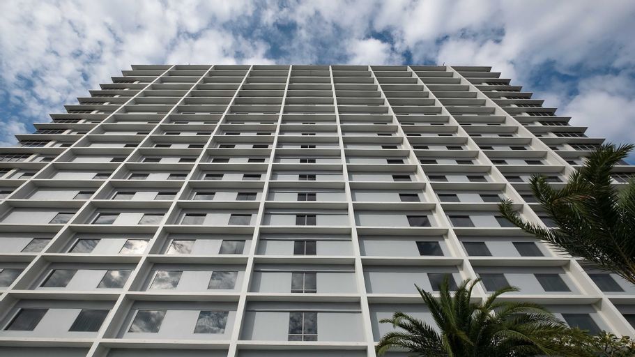 Holiday Inn & Suites Jakarta Gajah Mada, West Jakarta