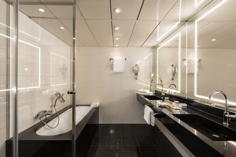 Bathroom 11