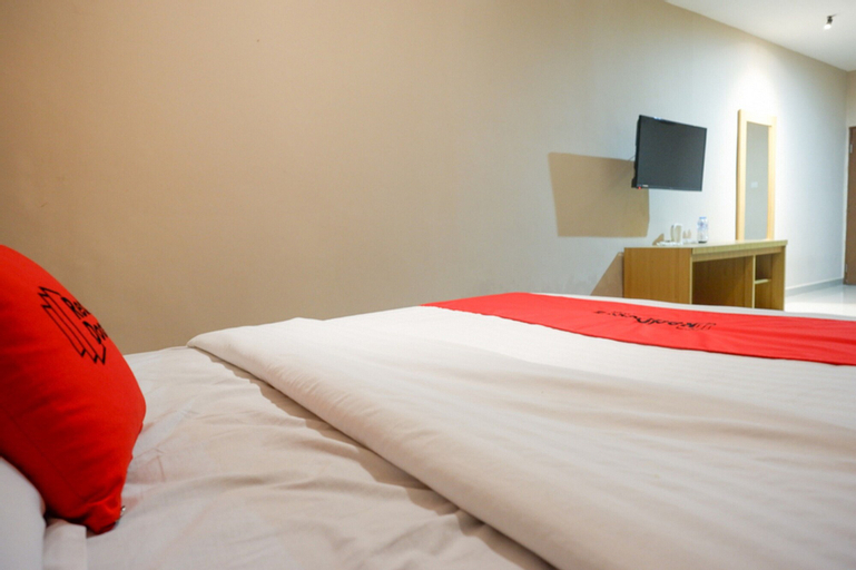RedDoorz Plus near Haluoleo University, Kendari