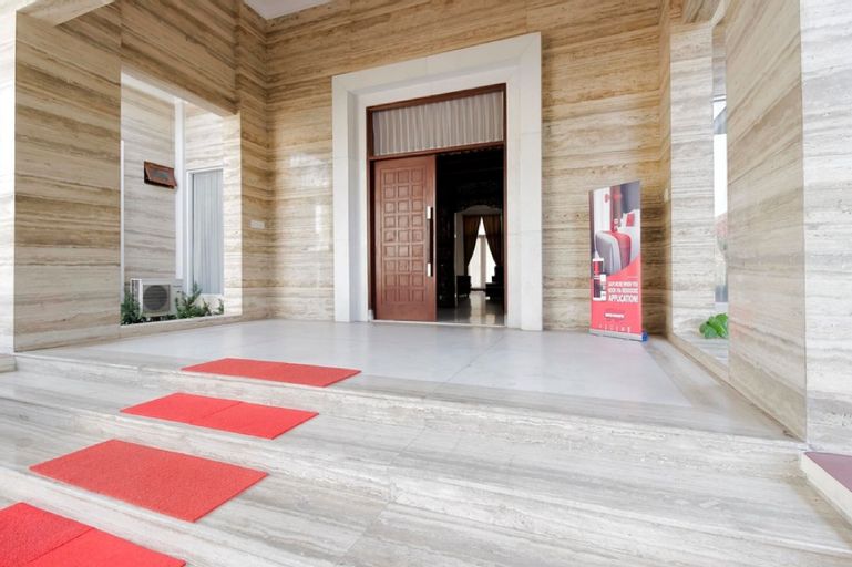 RedDoorz Premium @ Gandaria Jagakarsa, South Jakarta