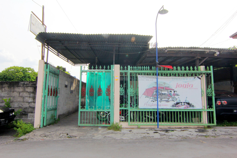 D Angkringan Wisma Sarjana, Yogyakarta