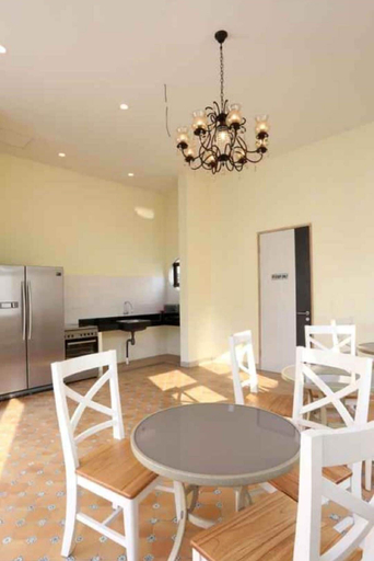 Urbanest Inn House Slipi, West Jakarta