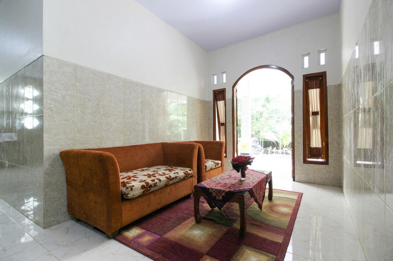 RedDoorz near Museum Gunung Merapi, Sleman