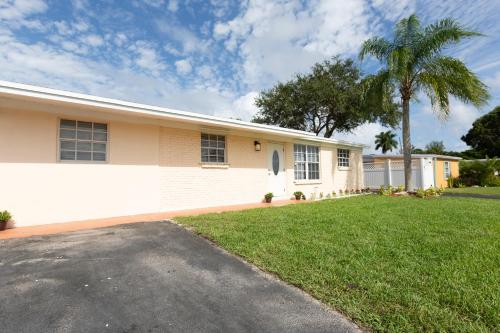 PALM BEACH GARDENS LOVELY GUEST HOUSE, Palm Beach