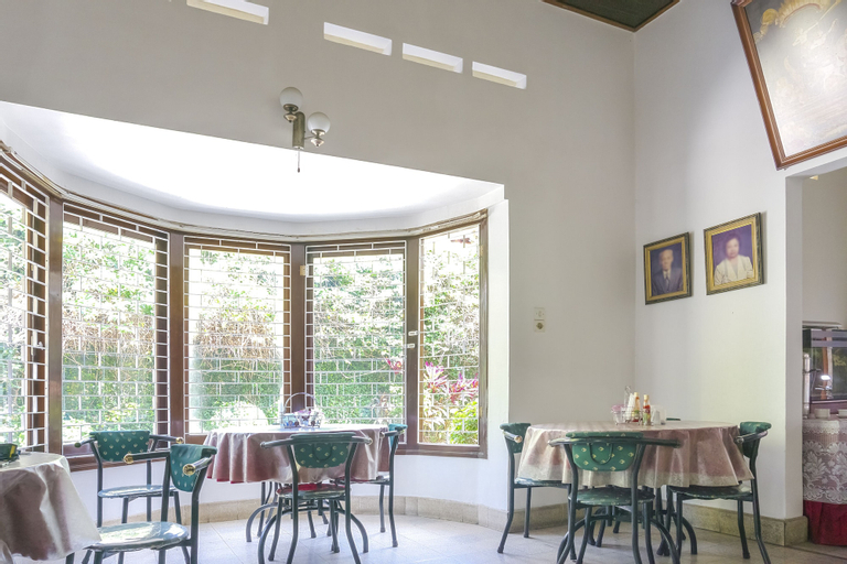RedDoorz Plus near Brawijaya Museum, Malang