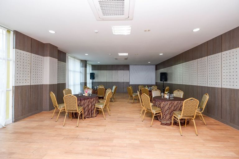 Capital O 1571 Utc Hotel Semarang, Semarang