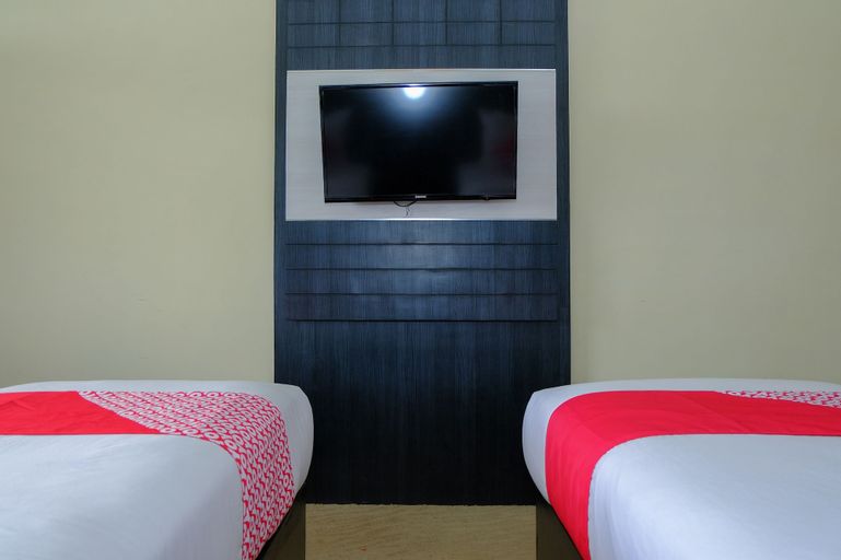 OYO 887 Green Hill Hotel and Convention Center (tutup sementara), Jember