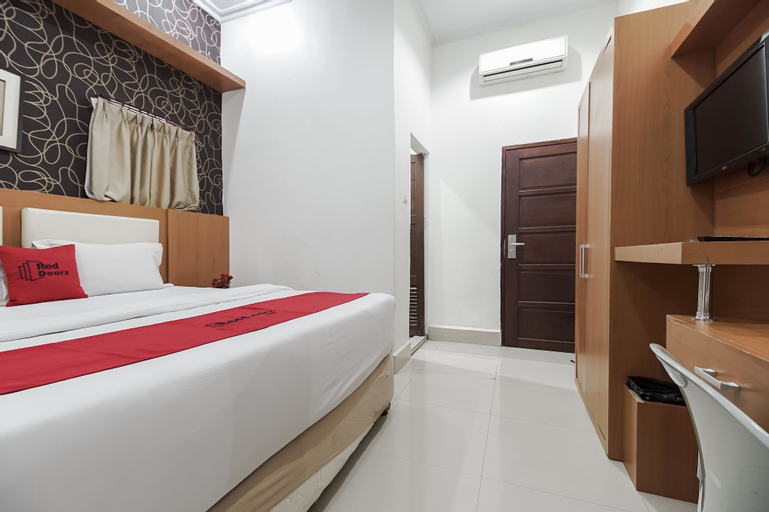 RedDoorz near Mall Panakkukang 3, Makassar