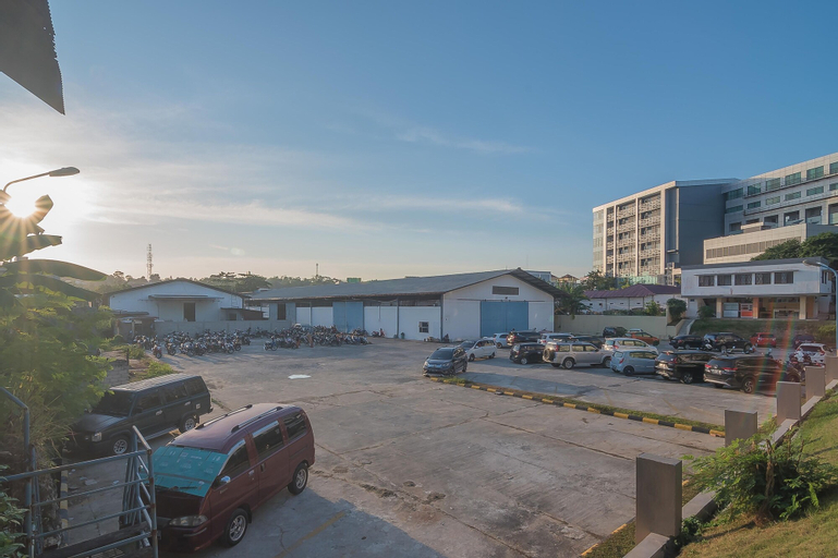 RedDoorz near Living Plaza Balikpapan, Balikpapan