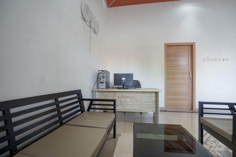 OYO 945 Mega Kost 2, Palembang