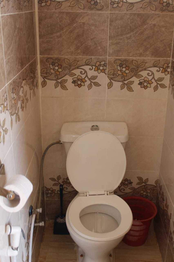 Bathroom 5, Edom camp, Bsaira