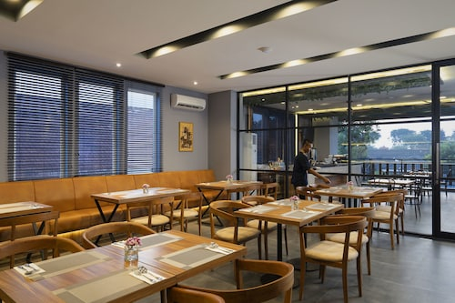 BATIQA Hotel Darmo Surabaya, Surabaya