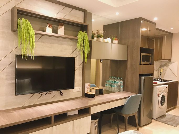 Gold Coast PIK Sea View Apartments by LongeStay, Jakarta Utara