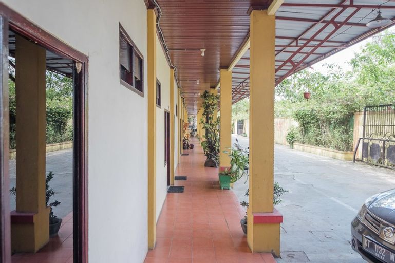 RedDoorz near Samarinda Square, Samarinda