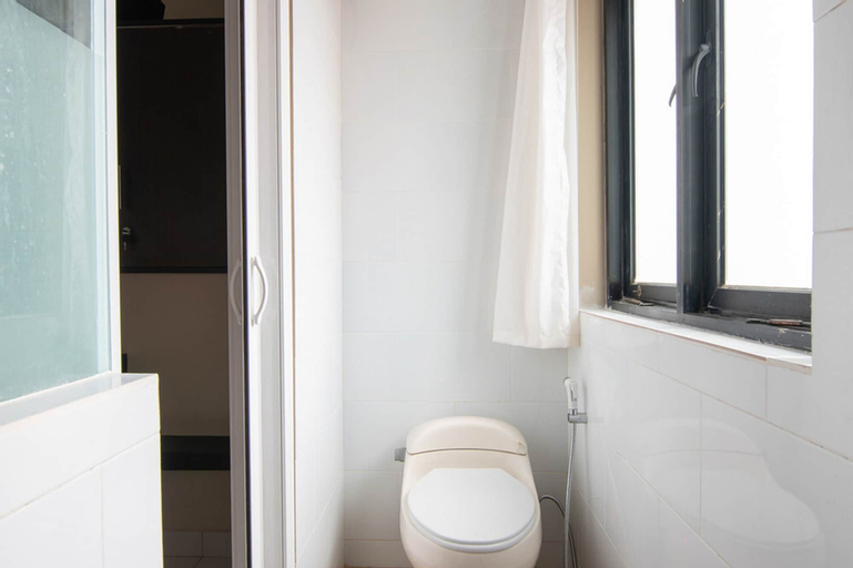 RedDoorz Plus near Hayam Wuruk 2, West Jakarta