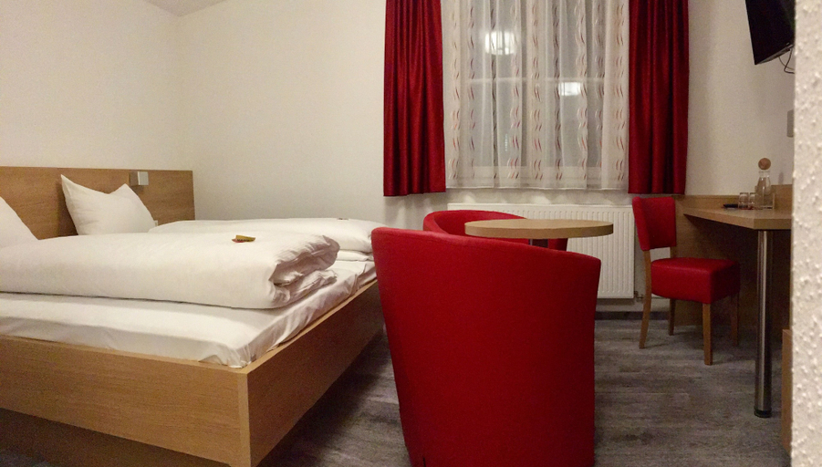 Bedroom 3, Hotel Engel, Ulm