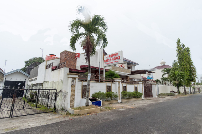 OYO 619 Naufal Guest House Syariah, Medan