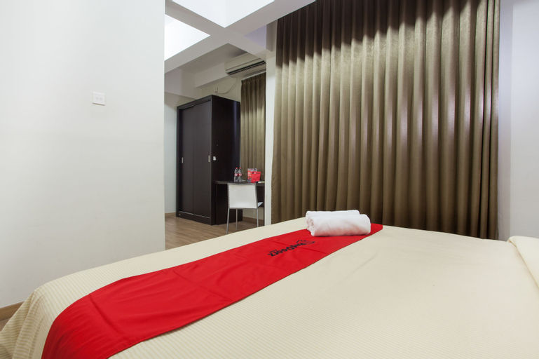 RedDoorz Plus @ Riverside Malang, Malang