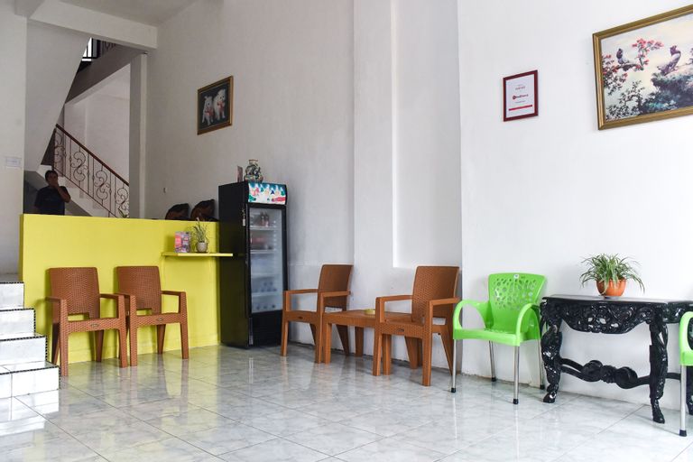 RedDoorz near Sultan Hasanuddin Airport 2, Maros