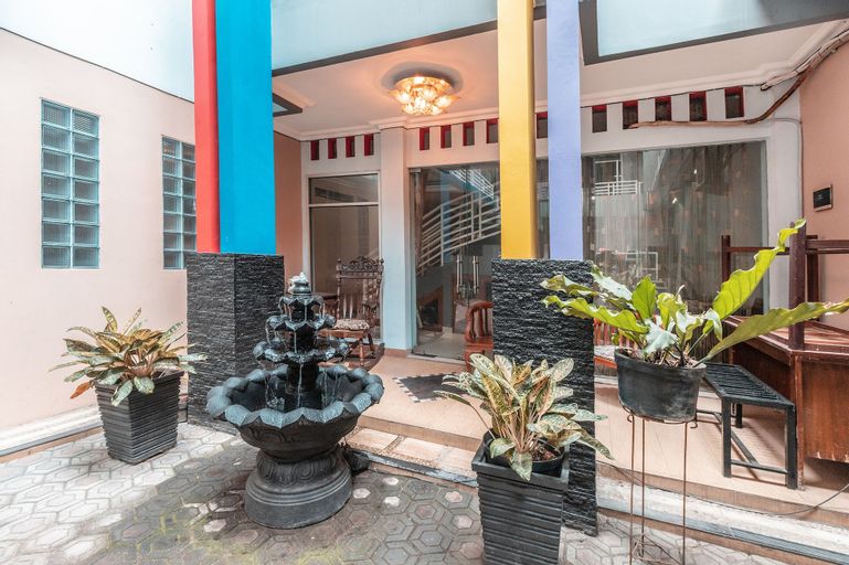 OYO 1319 Puspita Guesthouse, Bekasi
