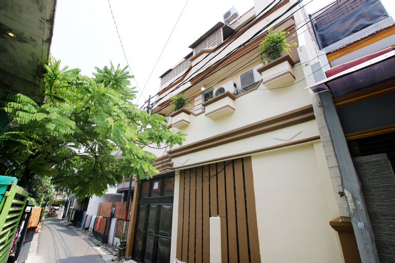 Kamar Keluarga Johar, Central Jakarta