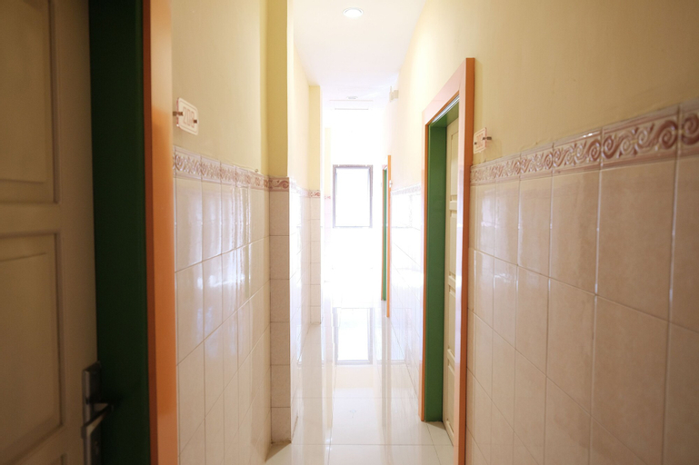 Public Area 2, RedDoorz near Jembatan Makalam Jambi, Jambi