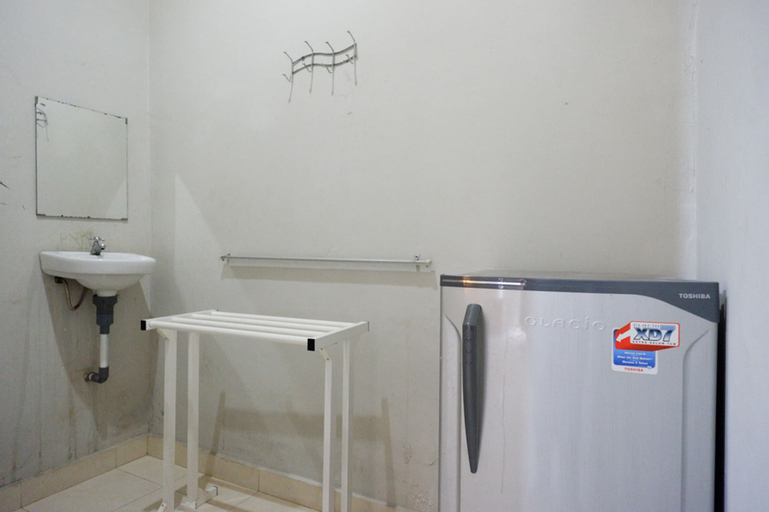 RedDoorz near Mutiara SIS Al Jufrie Airport Palu, Palu