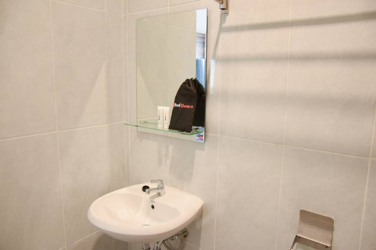 RedDoorz Plus near UNIMED Medan, Medan