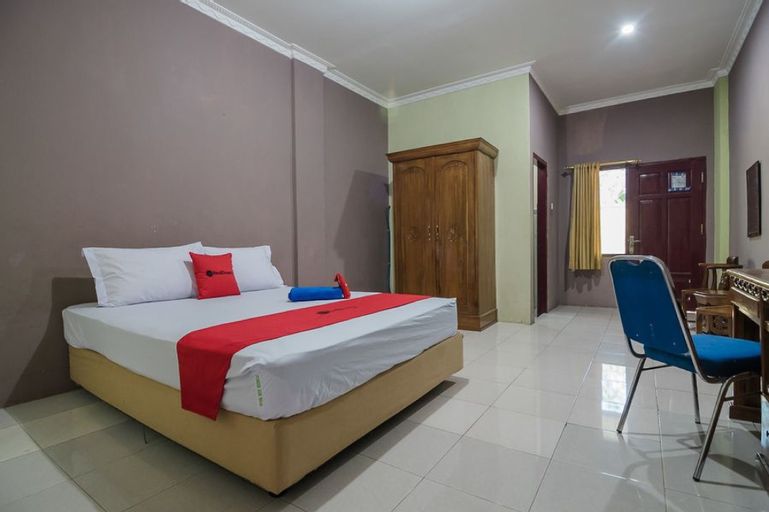 RedDoorz near Samarinda Square, Samarinda