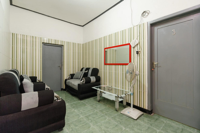 RedDoorz Syariah near Ciledug Station, Cirebon