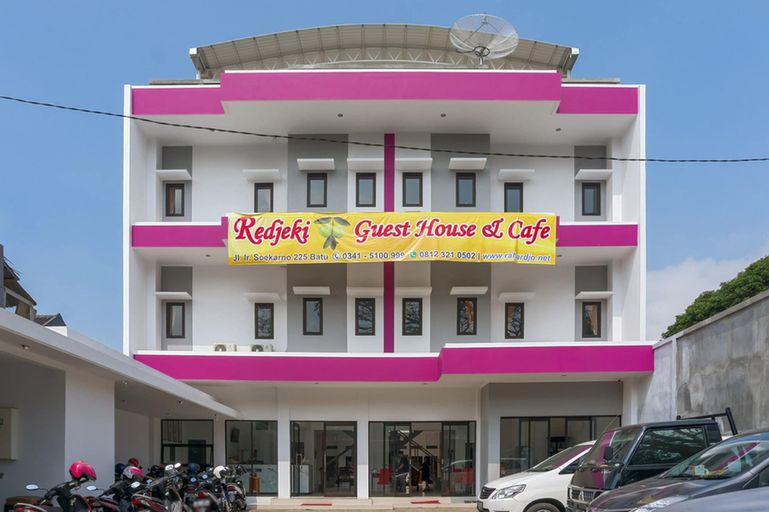 RedDoorz near Jawa Timur Park 3, Malang