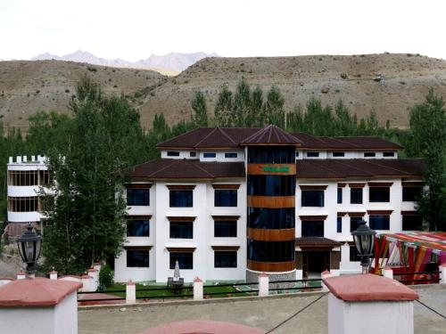 The Highland Mountain Resort & Spa, Kargil
