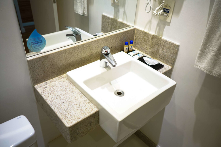 Bathroom 4, Best Western Linhares Design Hotel, Linhares