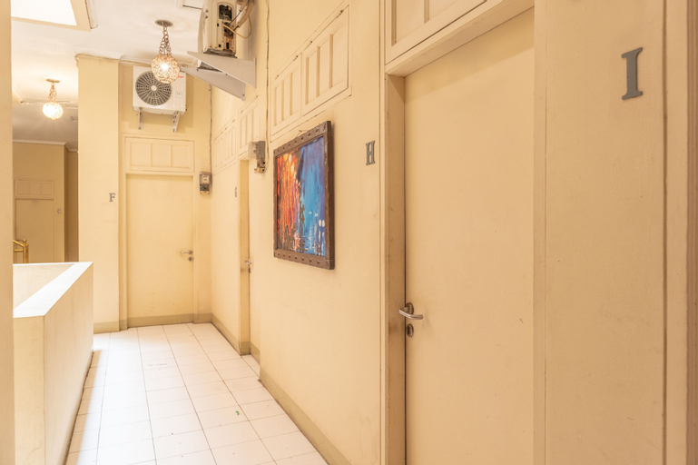 OYO 1111 Passer Baroe Inn Near RS Siloam Pasar Baru, Central Jakarta
