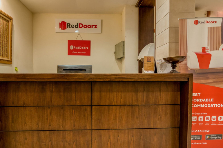 RedDoorz Plus near Dharmawangsa Square, Jakarta Selatan