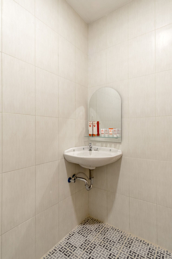 OYO 397 Daily Guest House, Deli Serdang