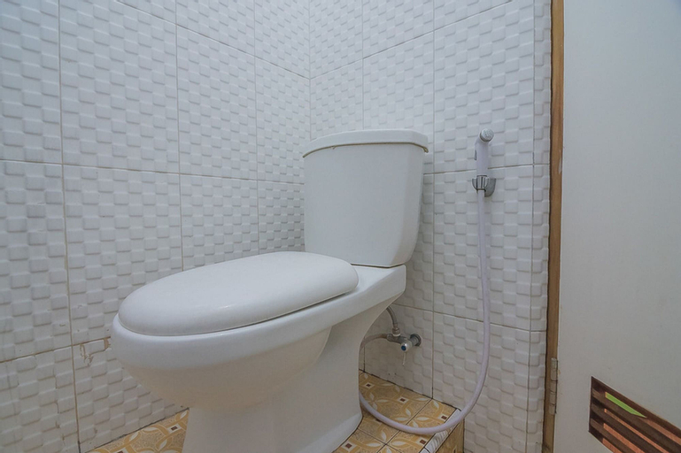 RedDoorz Plus near Alun Alun Kuningan, Kuningan