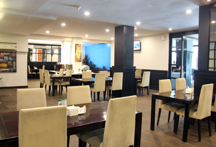 Food & Drinks 5, d'Season Hotel, Surabaya