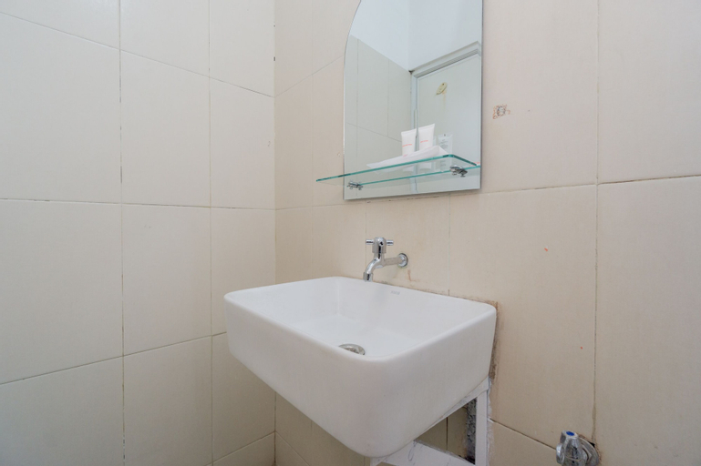 OYO 1941 Aaa Residence Syariah, East Jakarta