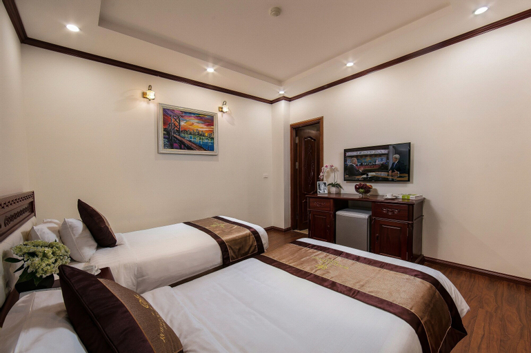 Royal St Hanoi Hotel, Cầu Giấy